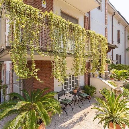 Crys: Rooms, Holiday, Business Verona Exterior photo